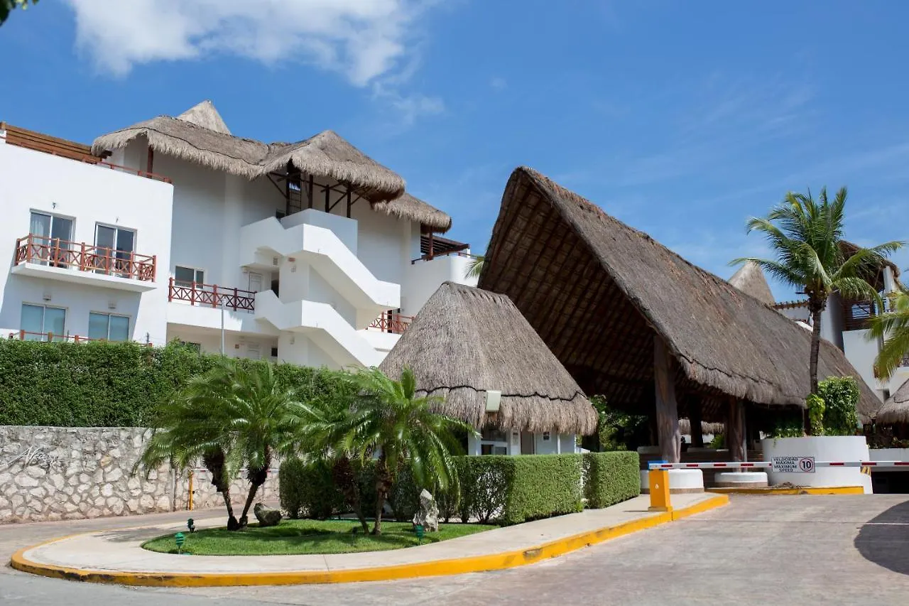 Condominios Quadra Alea Playa del Carmen 0*,